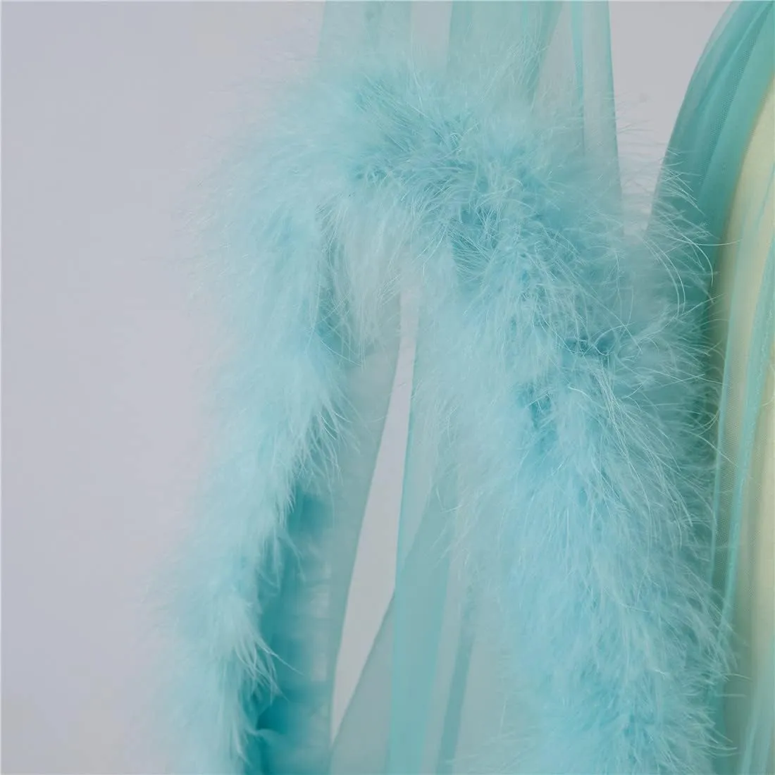 Women's Tulle Robe Shoot Wearing Robe of See-Through Tulle Feather Short Maternity PhotoShoot